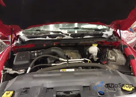 2018 Ram 1500 Big Horn 4X4 5'7 Box z USA, uszkodzony, nr VIN 1C6RR7LTXJS333363